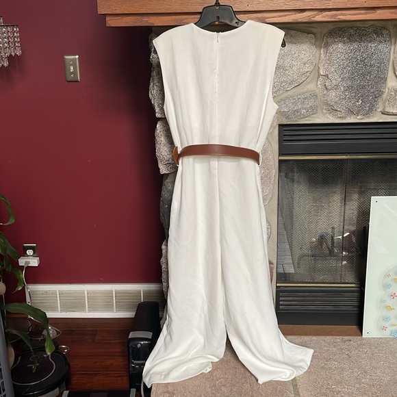 Elegant White Jumpsuit with Belt - Picture 6 of 10
